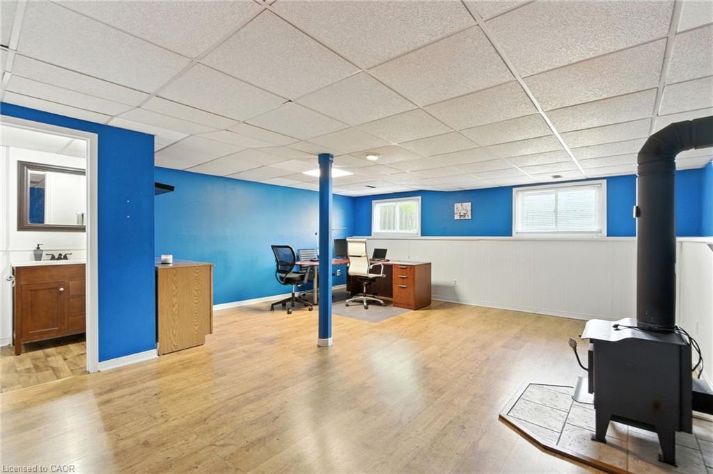 30 Rainbow Court, Welland, ON - Indoor