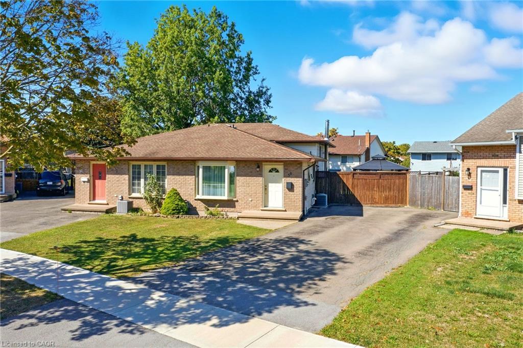 30 Rainbow Court, Welland, ON - Outdoor With Facade