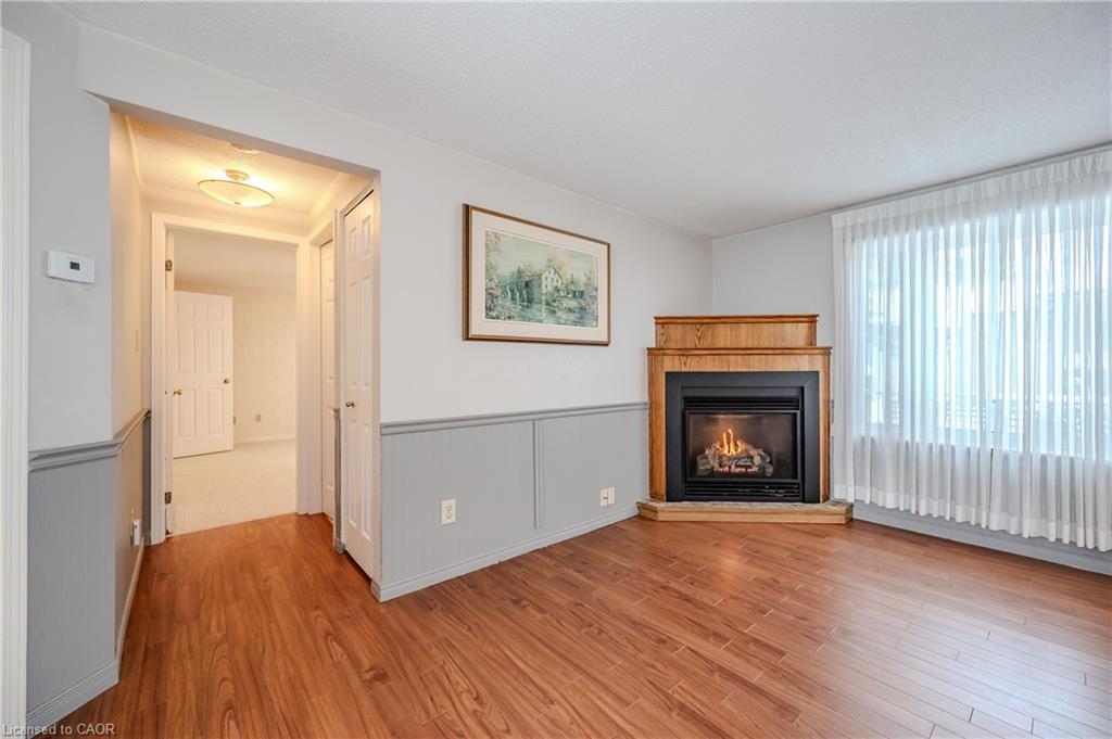 3 Rolling Brook Lane, New Hamburg, ON - Indoor Photo Showing Living Room With Fireplace