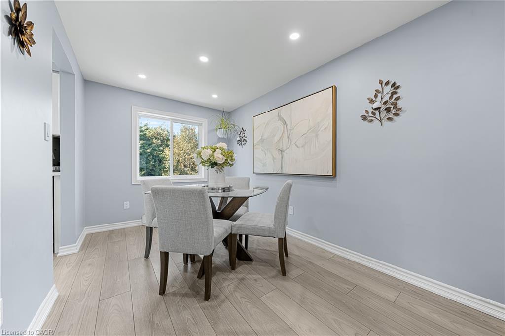 10-320 Alma Street, Rockwood, ON - Indoor Photo Showing Dining Room