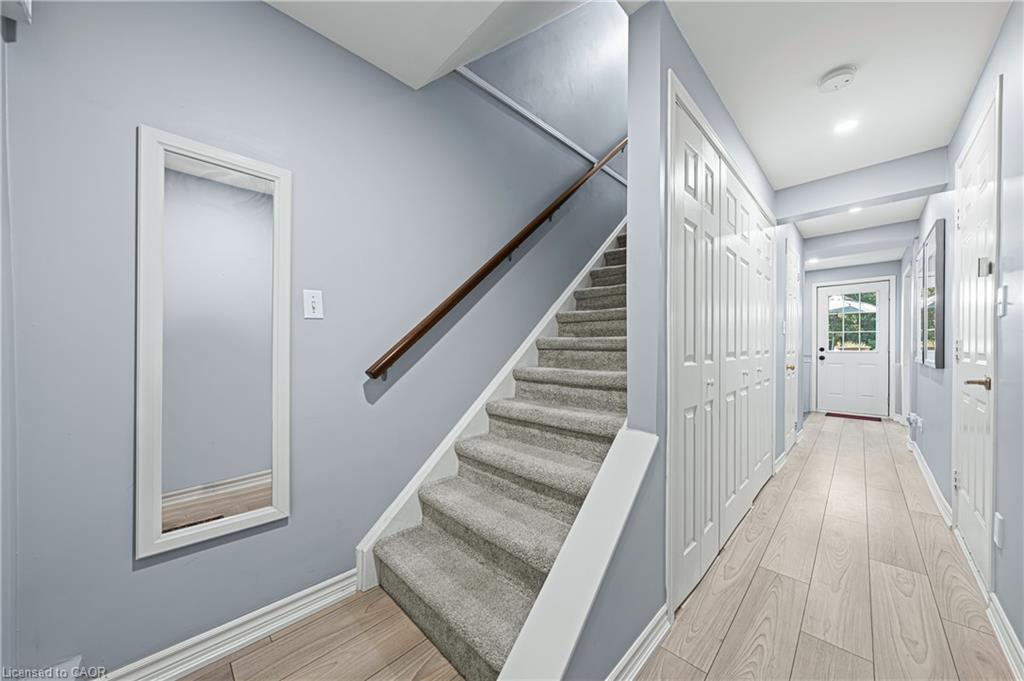 10-320 Alma Street, Rockwood, ON - Indoor Photo Showing Other Room