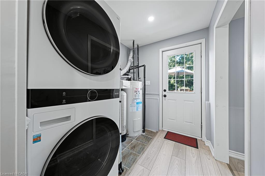 10-320 Alma Street, Rockwood, ON - Indoor Photo Showing Laundry Room
