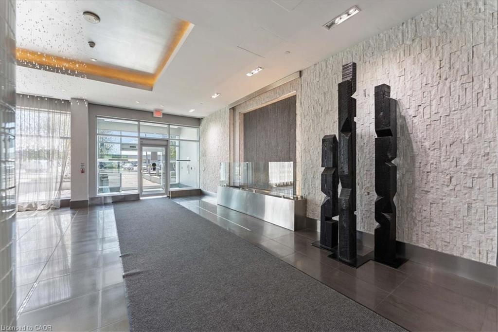 415-55 Speers Road, Oakville, ON - Indoor Photo Showing Other Room