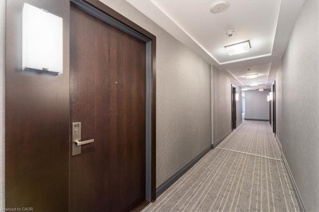 415-55 Speers Road, Oakville, ON - Indoor Photo Showing Other Room