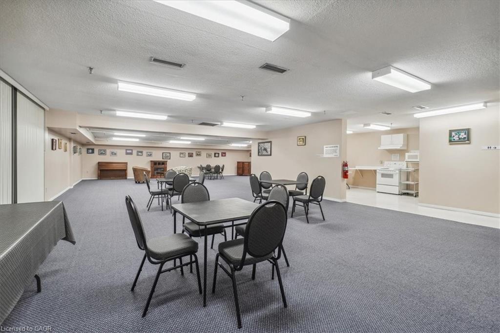 1105-5090 Pinedale Avenue, Burlington, ON - Indoor Photo Showing Other Room