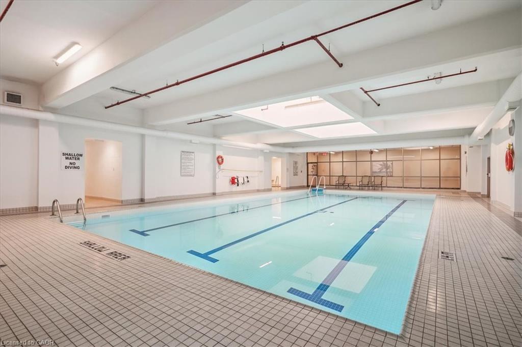 1105-5090 Pinedale Avenue, Burlington, ON - Indoor Photo Showing Other Room