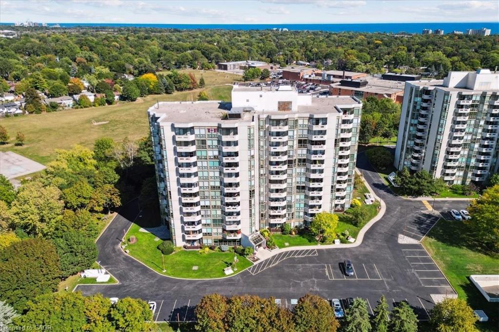 1105-5090 Pinedale Avenue, Burlington, ON - Outdoor With View