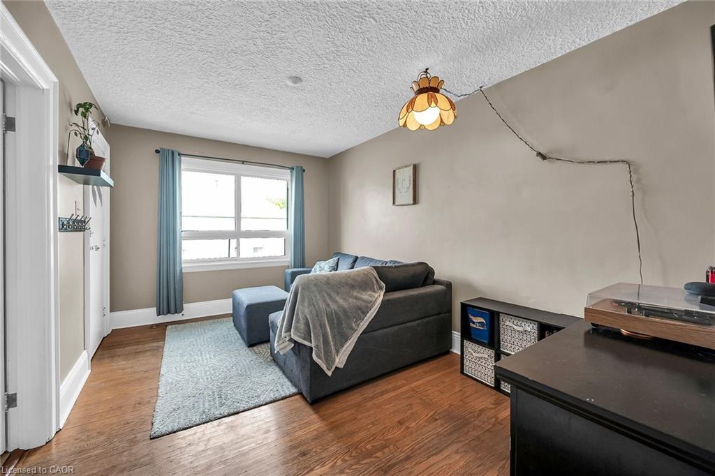 244 Cope Street, Hamilton, ON - Indoor Photo Showing Bedroom