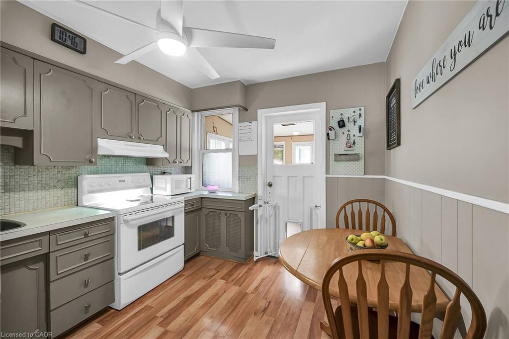 244 Cope Street, Hamilton, ON - Indoor Photo Showing Kitchen