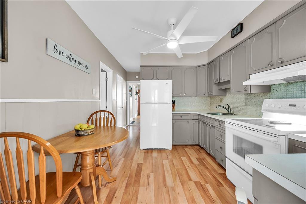 244 Cope Street, Hamilton, ON - Indoor Photo Showing Kitchen