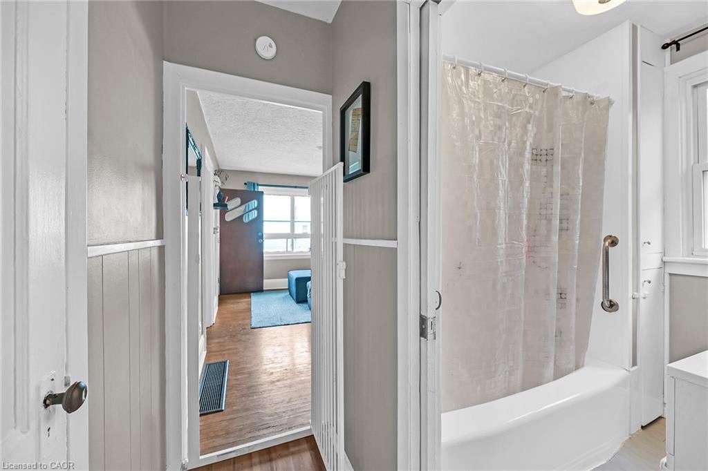 244 Cope Street, Hamilton, ON - Indoor Photo Showing Other Room