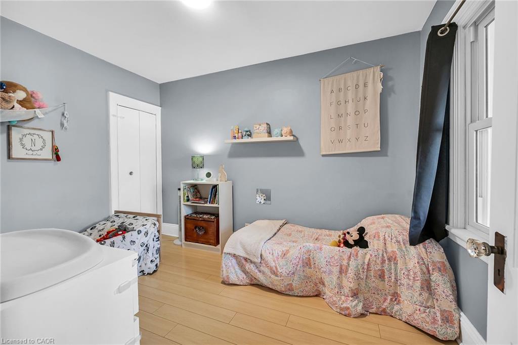 244 Cope Street, Hamilton, ON - Indoor Photo Showing Bedroom