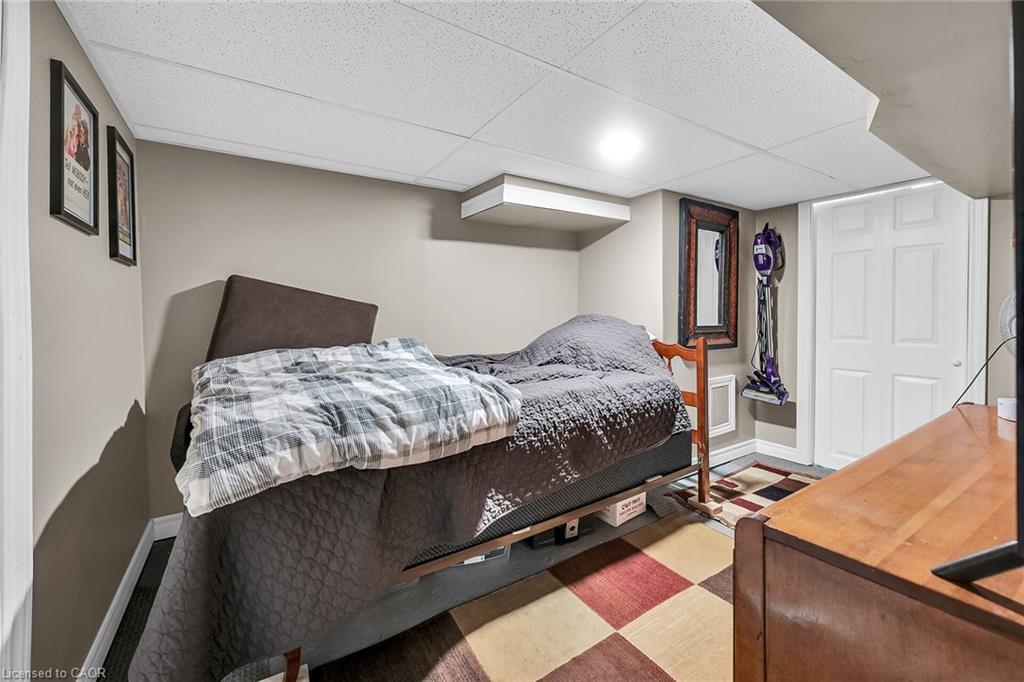 244 Cope Street, Hamilton, ON - Indoor Photo Showing Bedroom