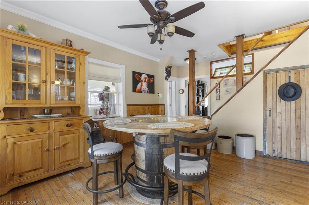 11011 Guelph Line, Milton, ON - Indoor Photo Showing Dining Room