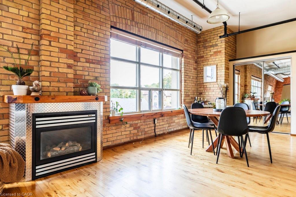44-36 Margaret Street, Hamilton, ON - Indoor With Fireplace
