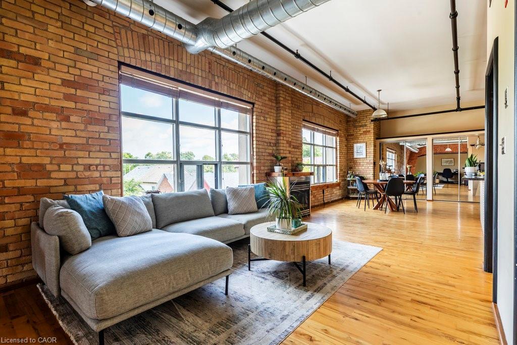 44-36 Margaret Street, Hamilton, ON - Indoor Photo Showing Living Room