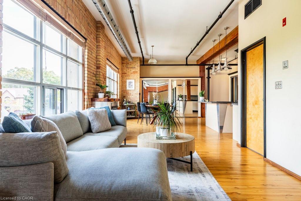 44-36 Margaret Street, Hamilton, ON - Indoor Photo Showing Living Room