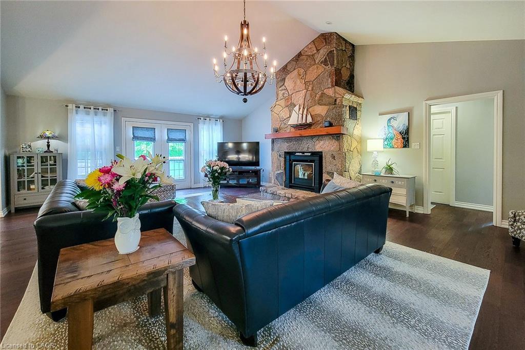 793073 3Rd Line, Mono, ON - Indoor Photo Showing Living Room With Fireplace