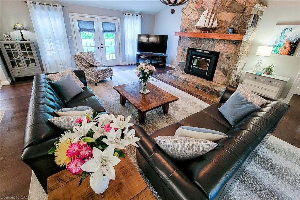 793073 3Rd Line, Mono, ON - Indoor Photo Showing Living Room With Fireplace