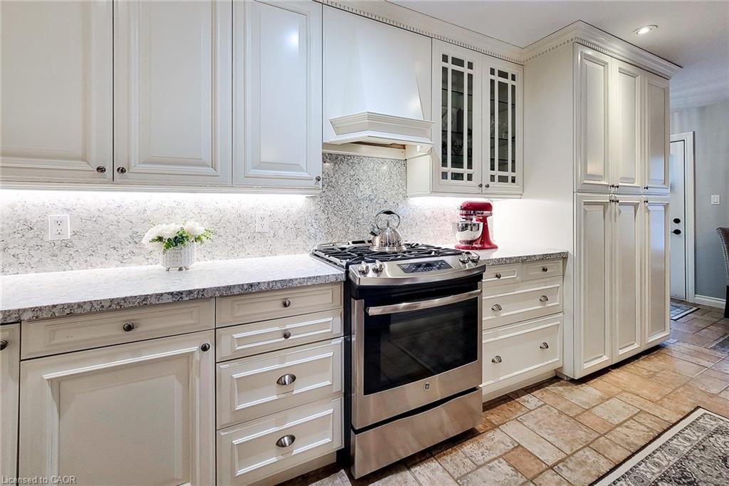 793073 3Rd Line, Mono, ON - Indoor Photo Showing Kitchen With Upgraded Kitchen