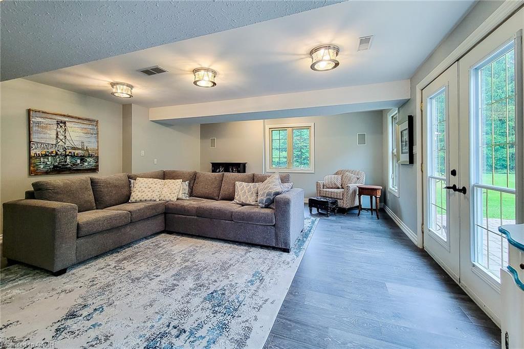 793073 3Rd Line, Mono, ON - Indoor Photo Showing Living Room