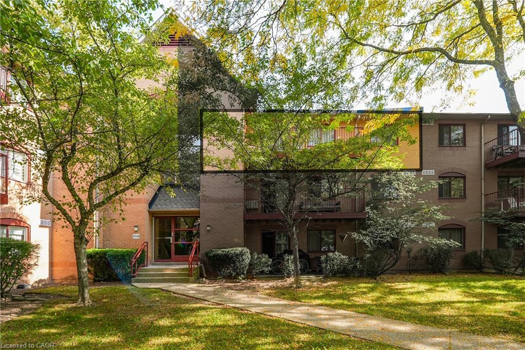 733-1510 Pilgrims Way, Oakville, ON - Outdoor