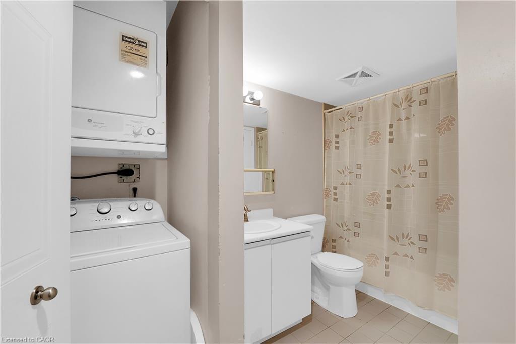 733-1510 Pilgrims Way, Oakville, ON - Indoor