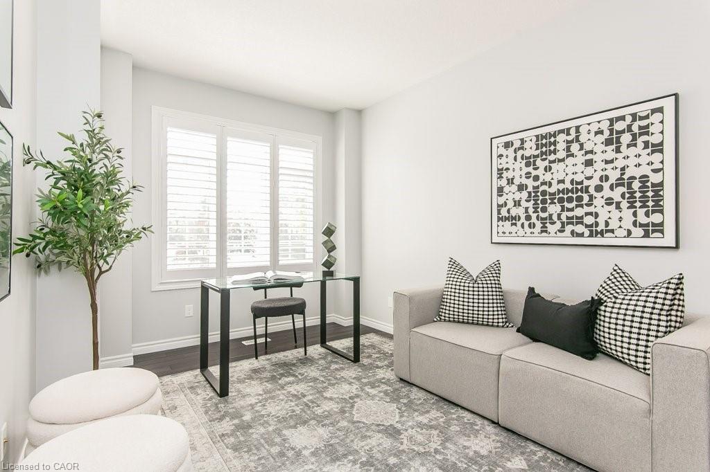 19 Tremaine Drive, Kitchener, ON - Indoor Photo Showing Living Room