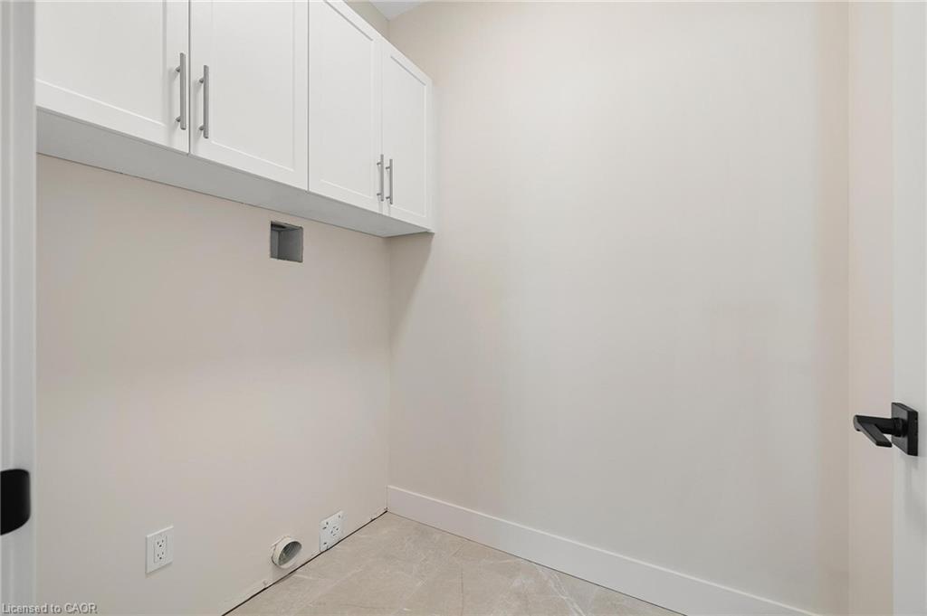 202-12 Washington Street, Norwich, ON - Indoor