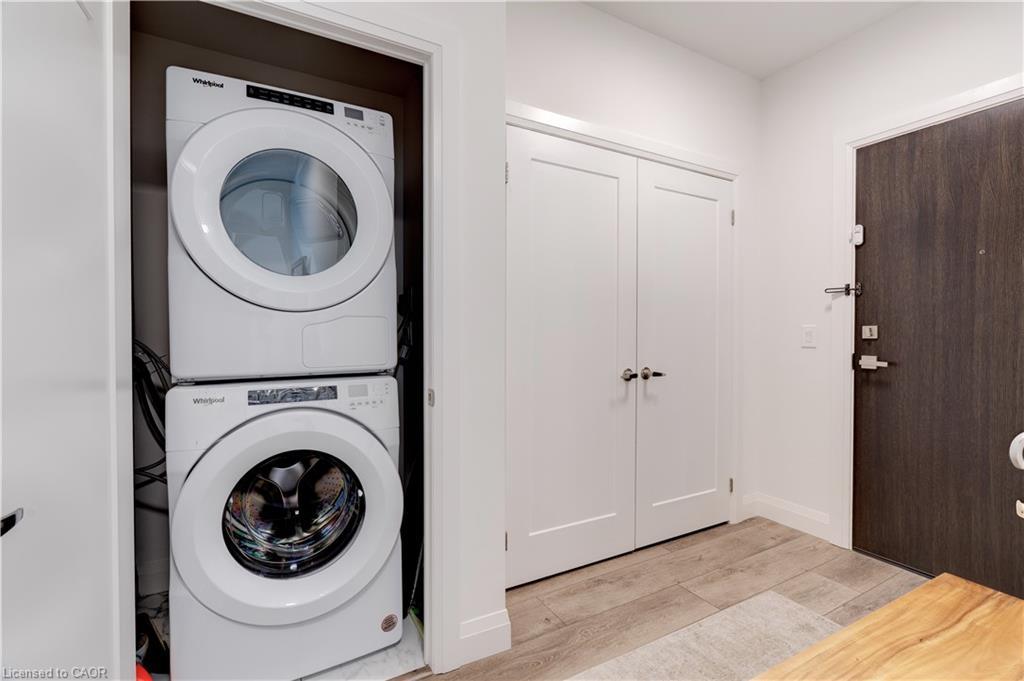 1007-500 Brock Avenue, Burlington, ON - Indoor Photo Showing Laundry Room