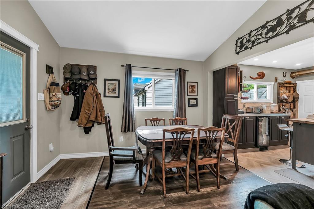 321 East 12Th Street, Hamilton, ON - Indoor Photo Showing Dining Room