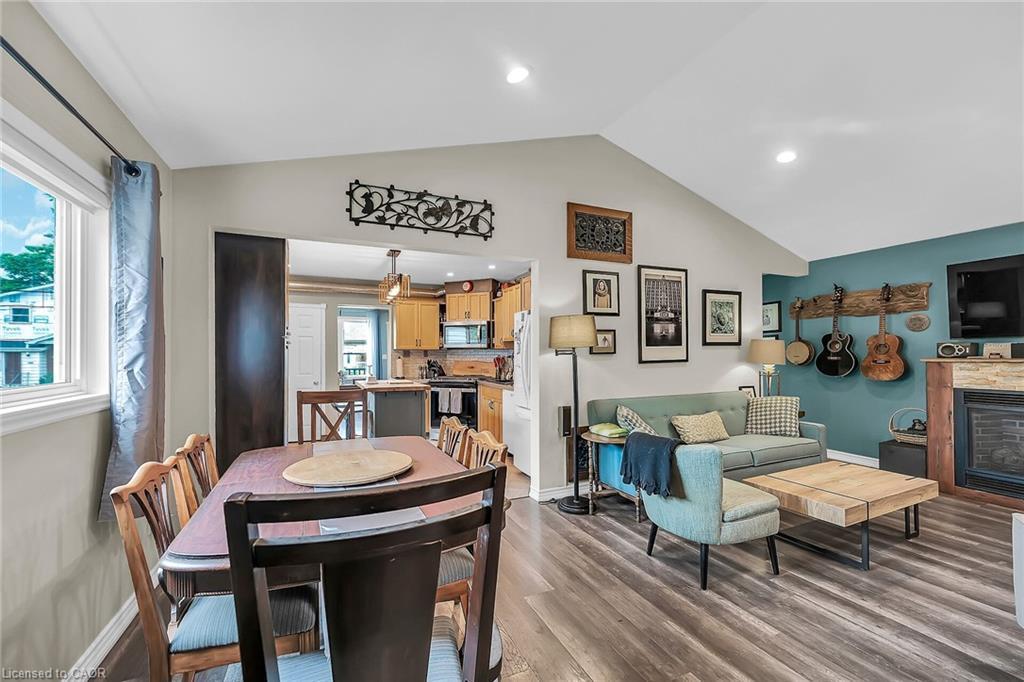 321 East 12Th Street, Hamilton, ON - Indoor Photo Showing Dining Room With Fireplace