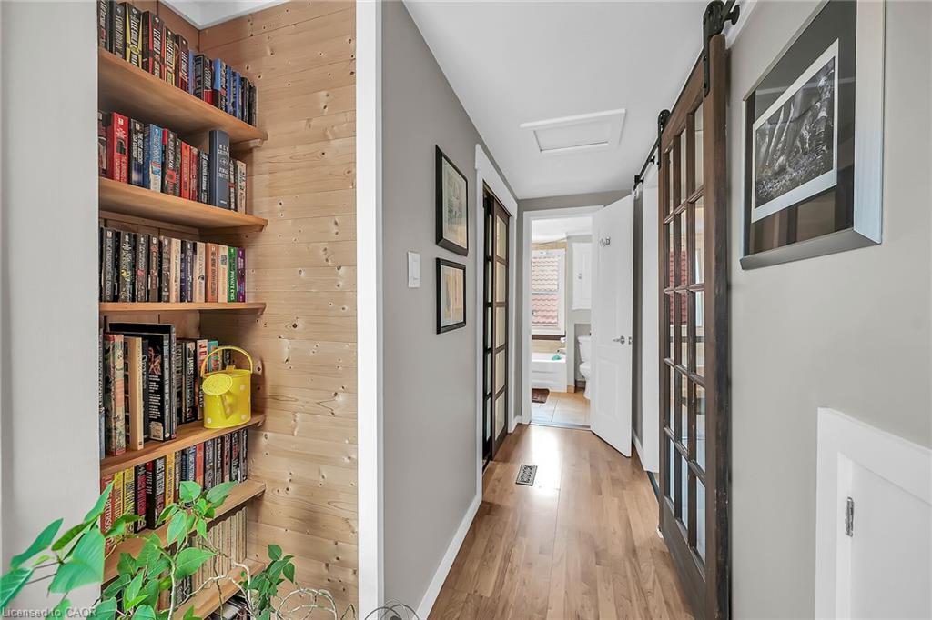 321 East 12Th Street, Hamilton, ON - Indoor Photo Showing Other Room