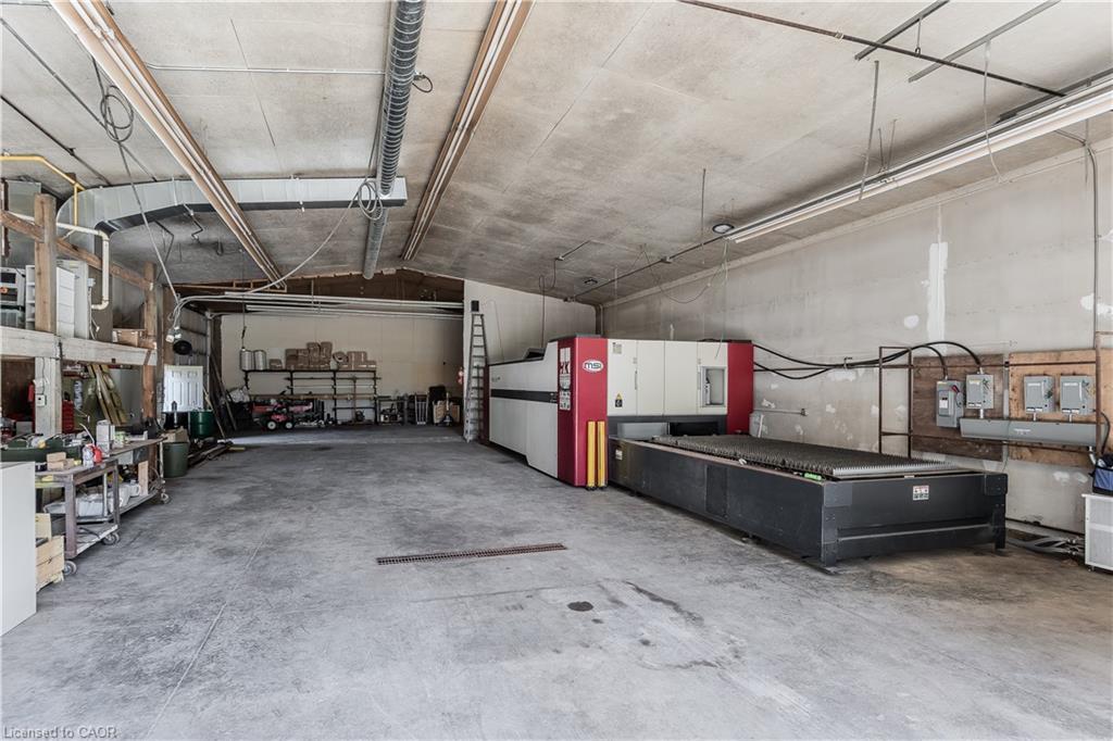 4871 Wellington Road 29, Guelph, ON - Indoor Photo Showing Garage