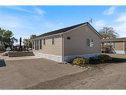 16-92 Clubhouse Road Turkey Point, ON N0E 1T0