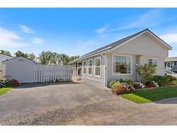 6-92 Clubhouse Road Turkey Point, ON N0E 1T0