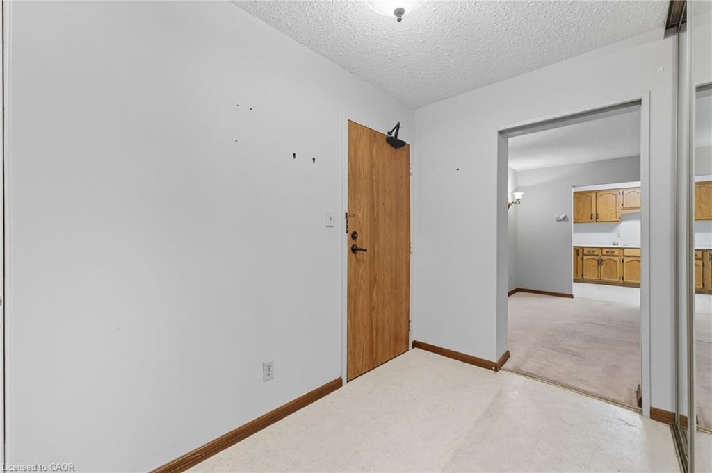 305-400 Champlain Boulevard, Cambridge, ON - Indoor Photo Showing Other Room