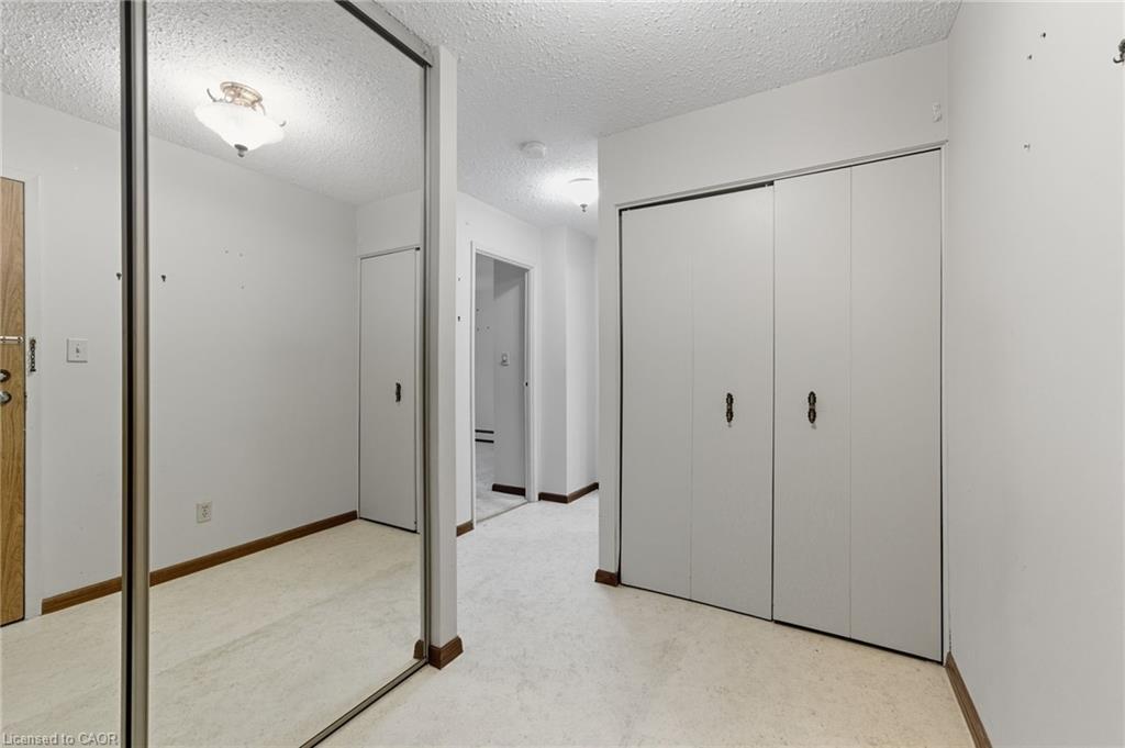 305-400 Champlain Boulevard, Cambridge, ON - Indoor Photo Showing Other Room