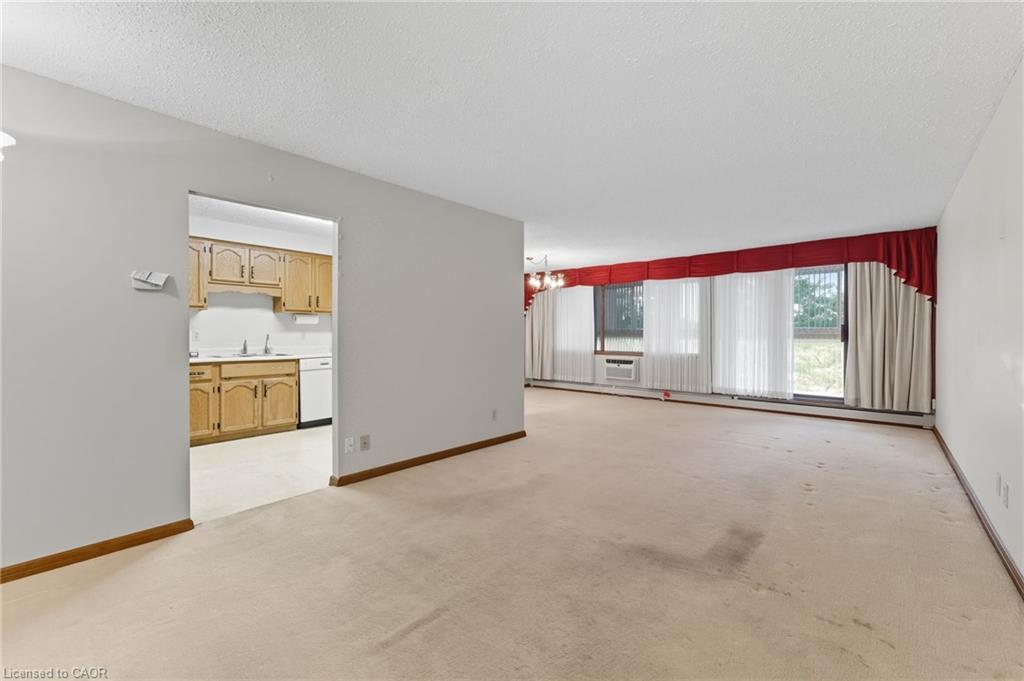 305-400 Champlain Boulevard, Cambridge, ON - Indoor