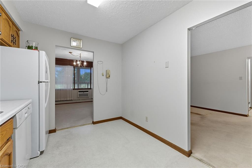 305-400 Champlain Boulevard, Cambridge, ON - Indoor