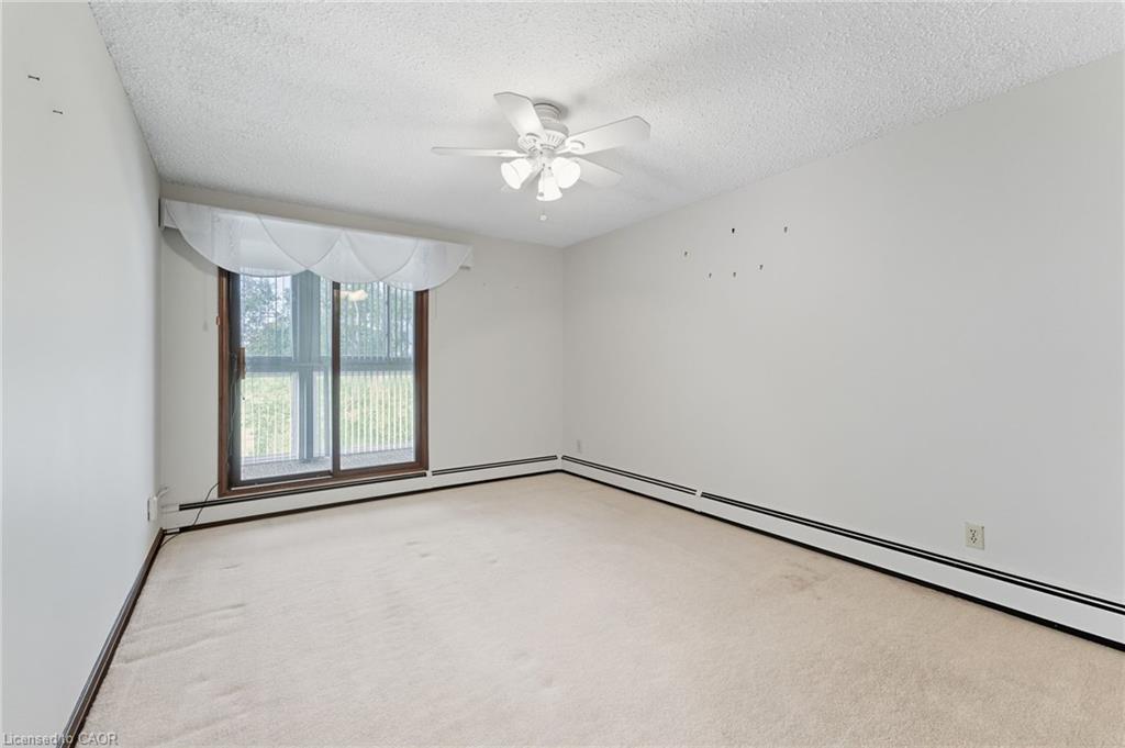 305-400 Champlain Boulevard, Cambridge, ON - Indoor Photo Showing Other Room