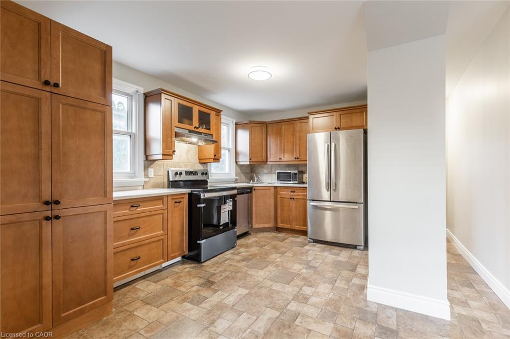 1-129 East 22Nd Street, Hamilton, ON - Indoor Photo Showing Kitchen With Stainless Steel Kitchen