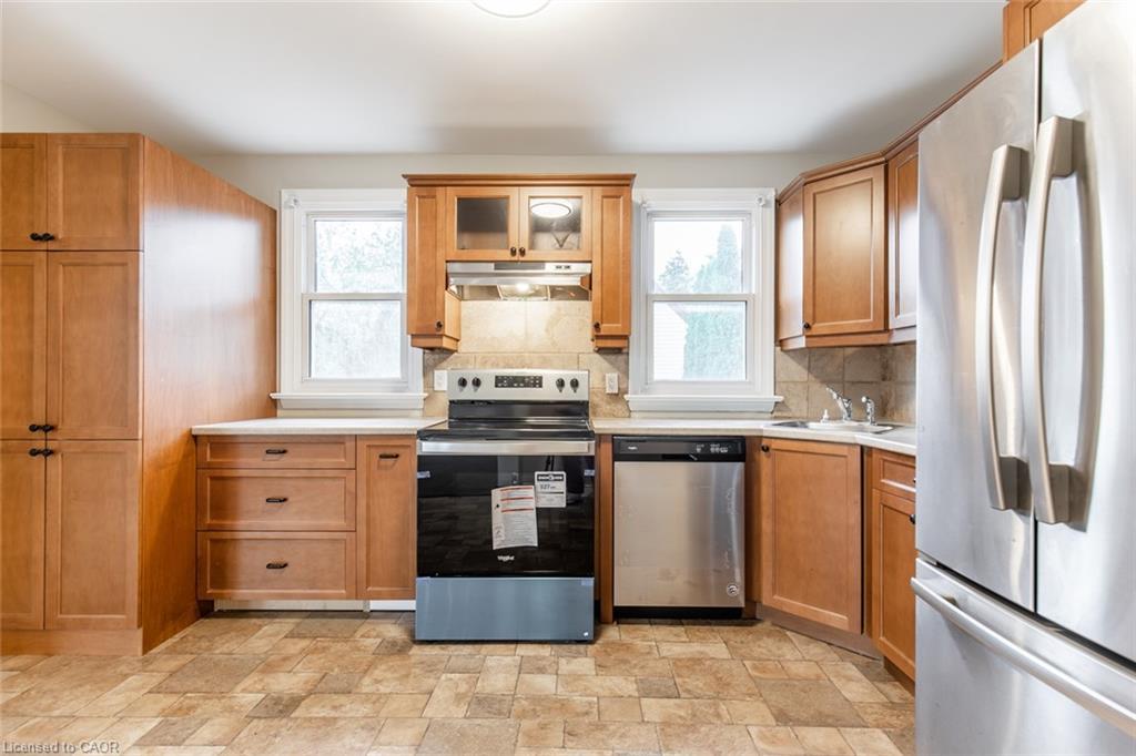 1-129 East 22Nd Street, Hamilton, ON - Indoor Photo Showing Kitchen With Stainless Steel Kitchen