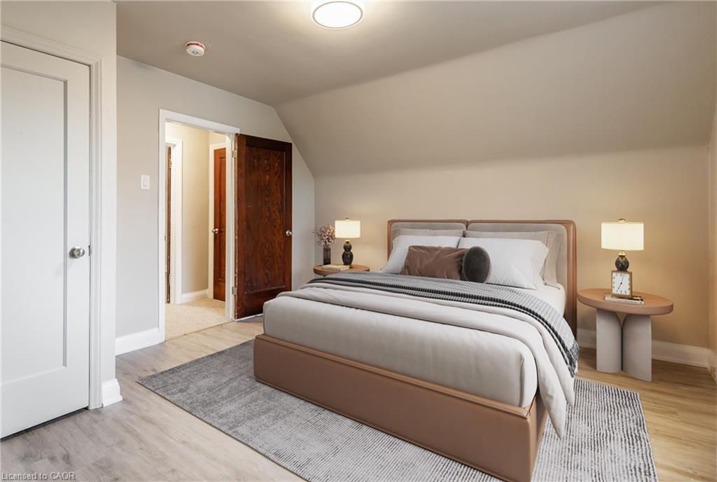 1-129 East 22Nd Street, Hamilton, ON - Indoor Photo Showing Bedroom