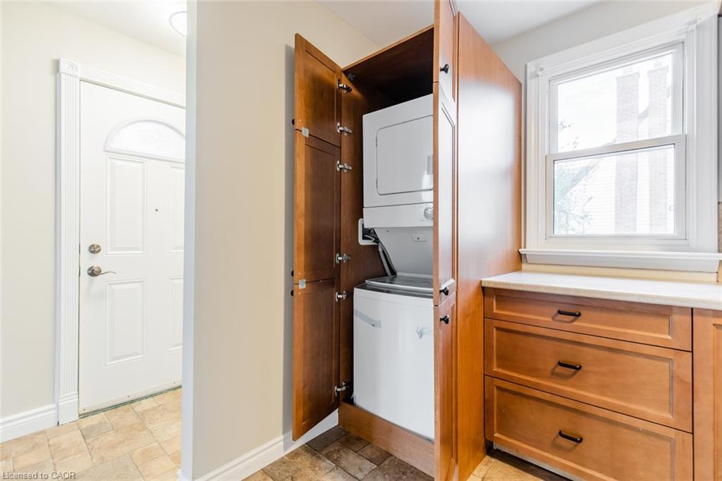 1-129 East 22Nd Street, Hamilton, ON - Indoor Photo Showing Laundry Room