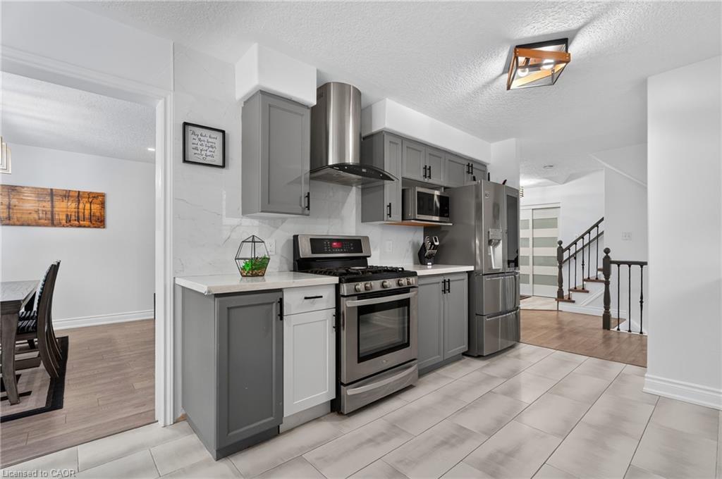 19 Marl Meadow Drive, Kitchener, ON - Indoor Photo Showing Kitchen