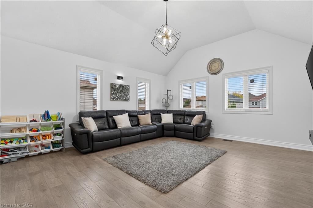 19 Marl Meadow Drive, Kitchener, ON - Indoor Photo Showing Living Room