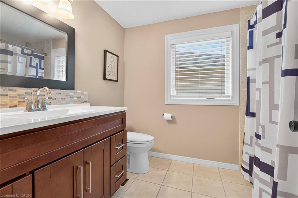 19 Marl Meadow Drive, Kitchener, ON - Indoor Photo Showing Bathroom