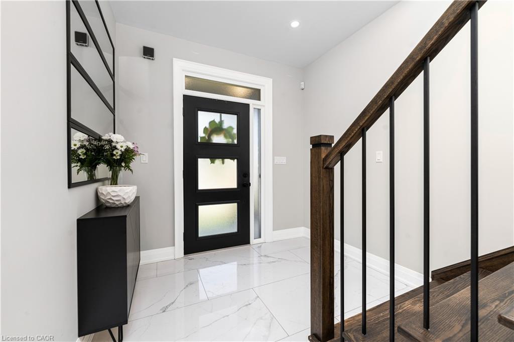 20 Prospect Avenue, St. Catharines, ON - Indoor Photo Showing Other Room