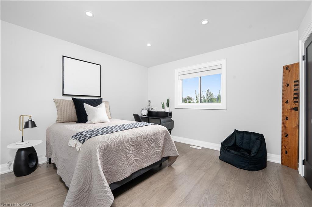 20 Prospect Avenue, St. Catharines, ON - Indoor Photo Showing Bedroom